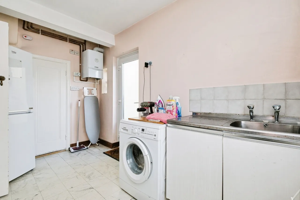 Mount Pleasant Road, Chigwell, IG7, photo 11