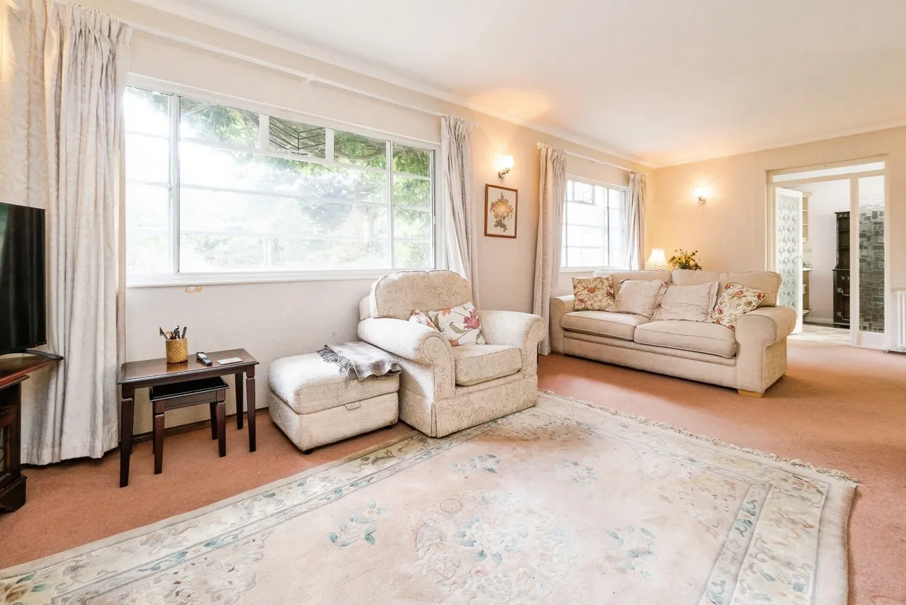 Mount Pleasant Road, Chigwell, IG7, photo 3