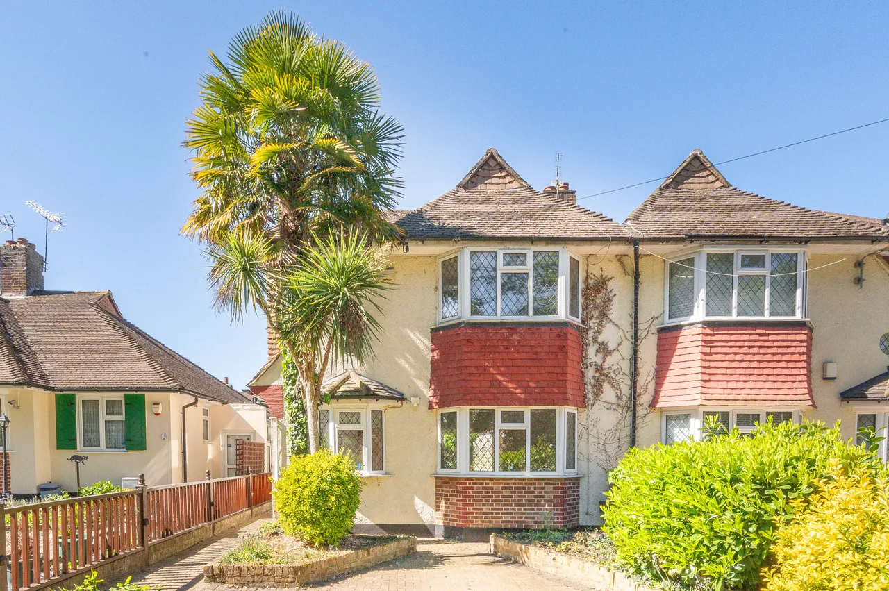 3 bed house for sale — 20 Cromwell Road, Worcester Park