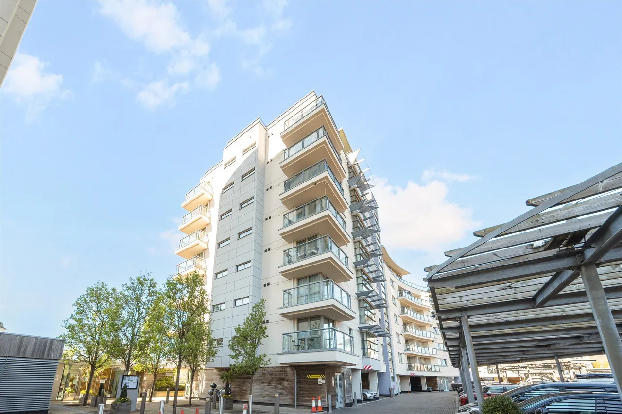 1 bed flat for sale — Exon Apartments, Mercury Gardens, RM1 3HF