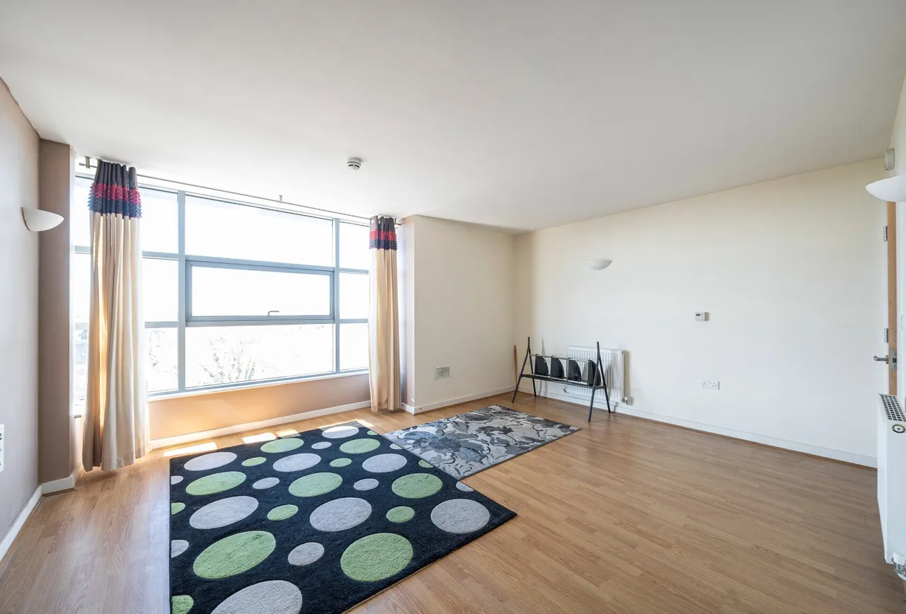 Exon Apartments, Mercury Gardens, RM1 3HF, photo 6