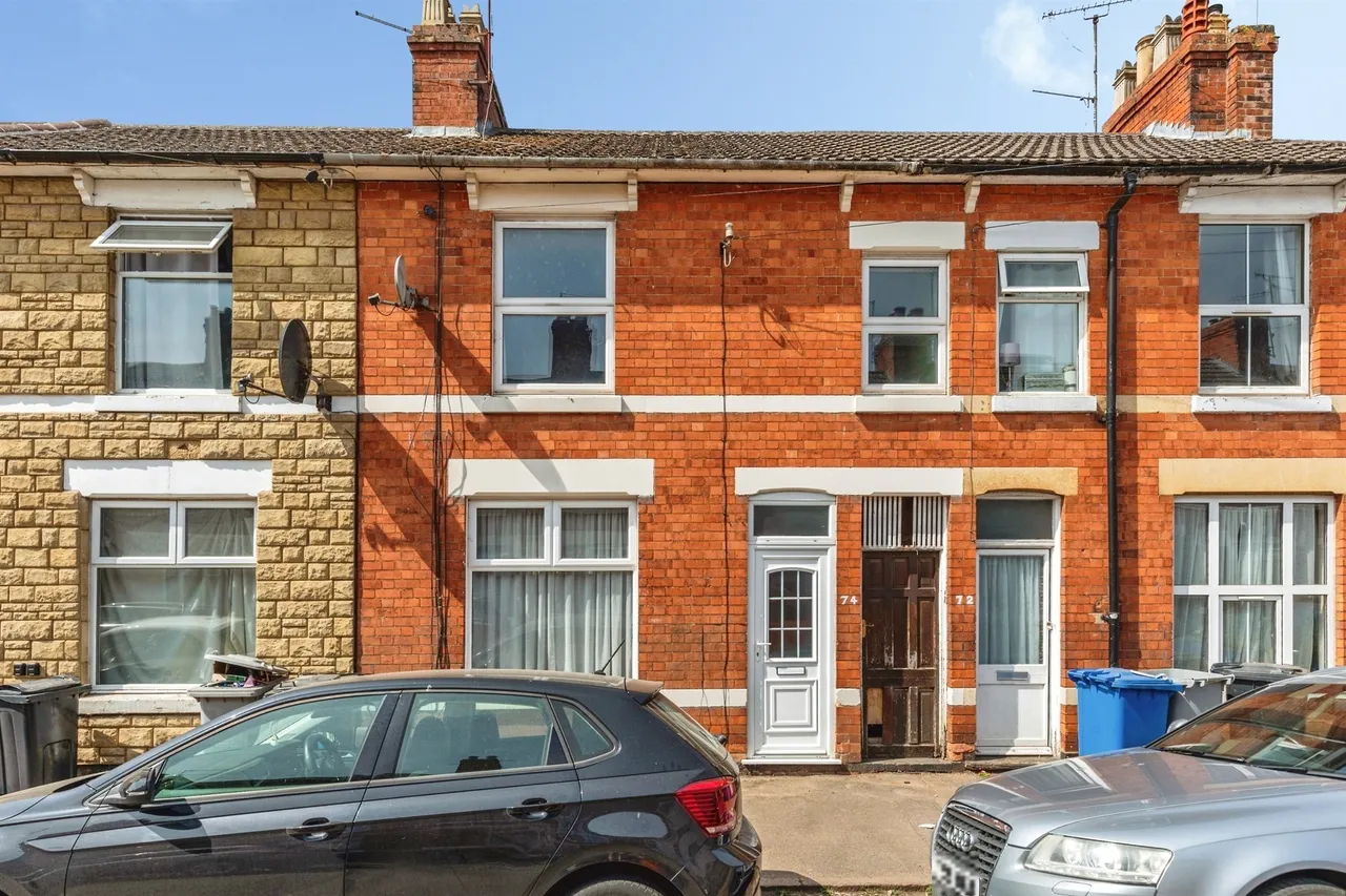 3 bed house for sale — Barnwell Street, Kettering