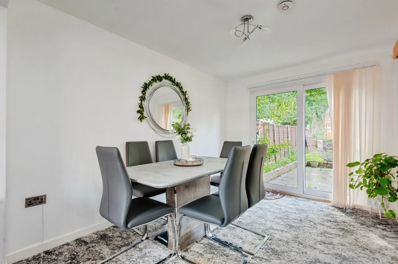 Porthleven Road, Brookvale, WA7, photo 6