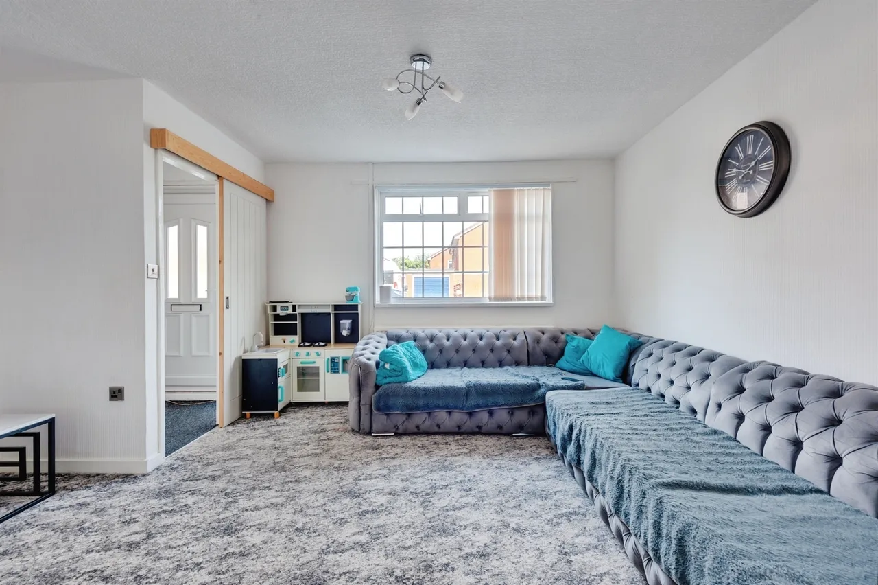 Porthleven Road, Brookvale, WA7, photo 4