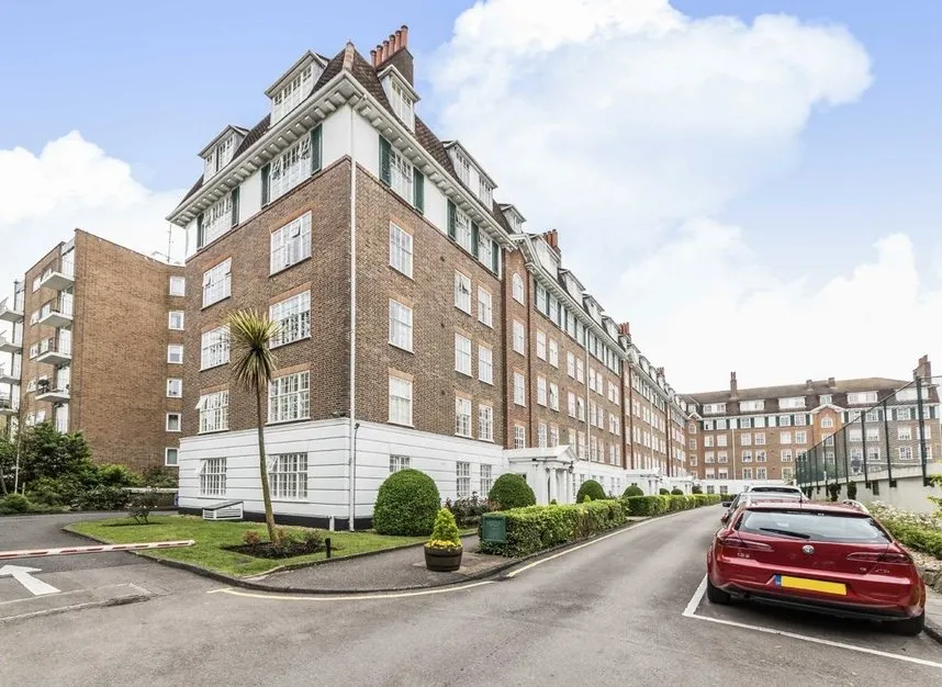 3 bed flat to rent, Richmond Hill Court, Richmond, TW10