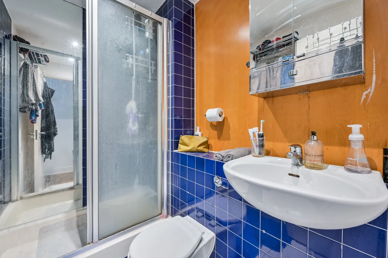 Flat 304 Dryden Building, 37-39 Commercial Road, London, photo 6