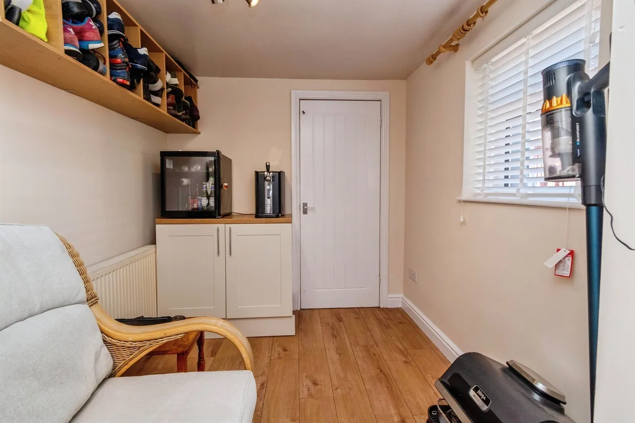 Glencoe Drive, Cannock, WS11, photo 8