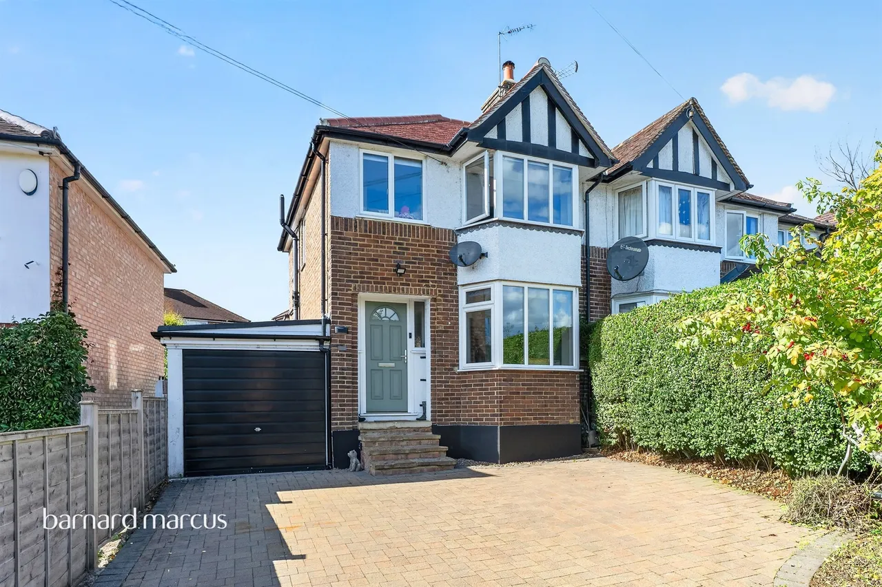 3 bed character property for sale — Chalkpit Lane, Dorking