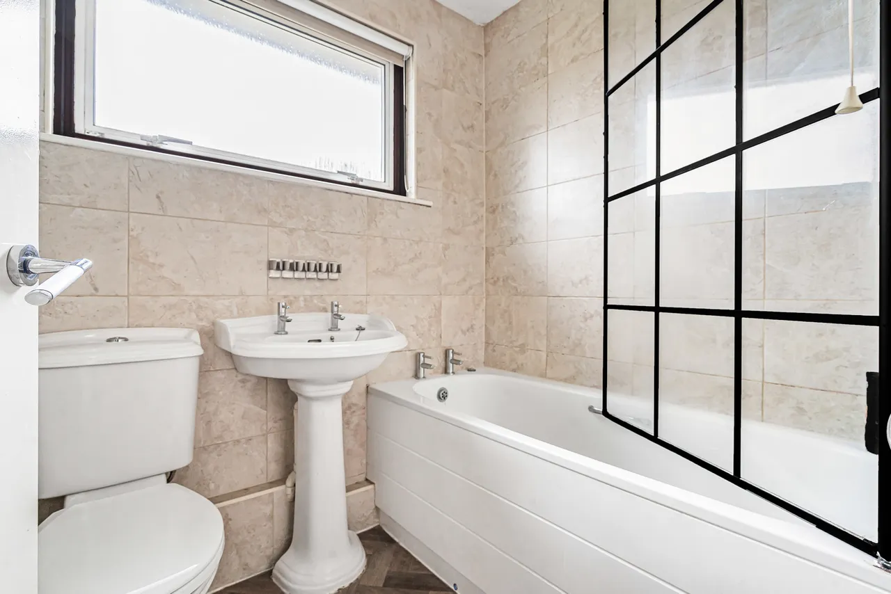 Arthur Close, Farnham, GU9, photo 6