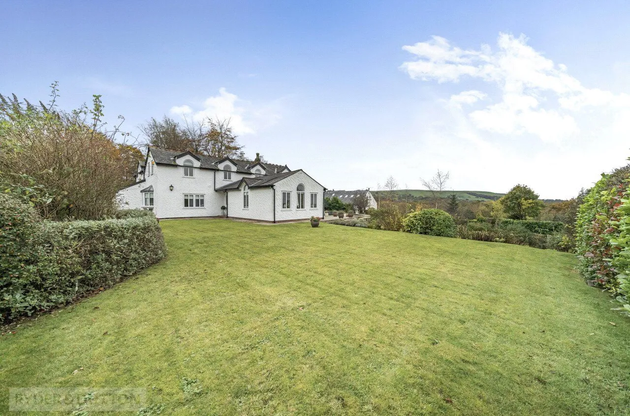 Long Lane, Glossop, SK13, photo 32