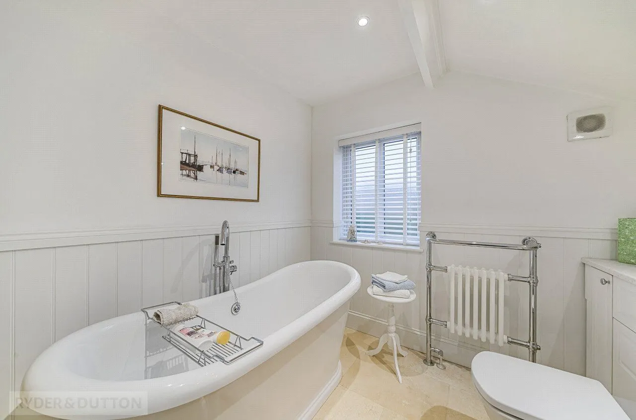 Long Lane, Glossop, SK13, photo 17