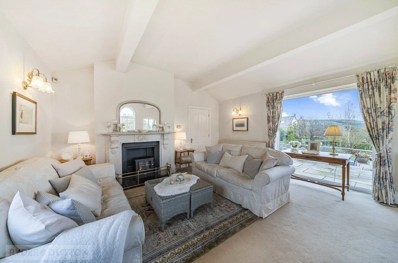 Long Lane, Glossop, SK13, photo 11