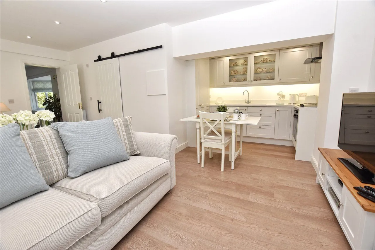 Long Lane, Glossop, SK13, photo 29