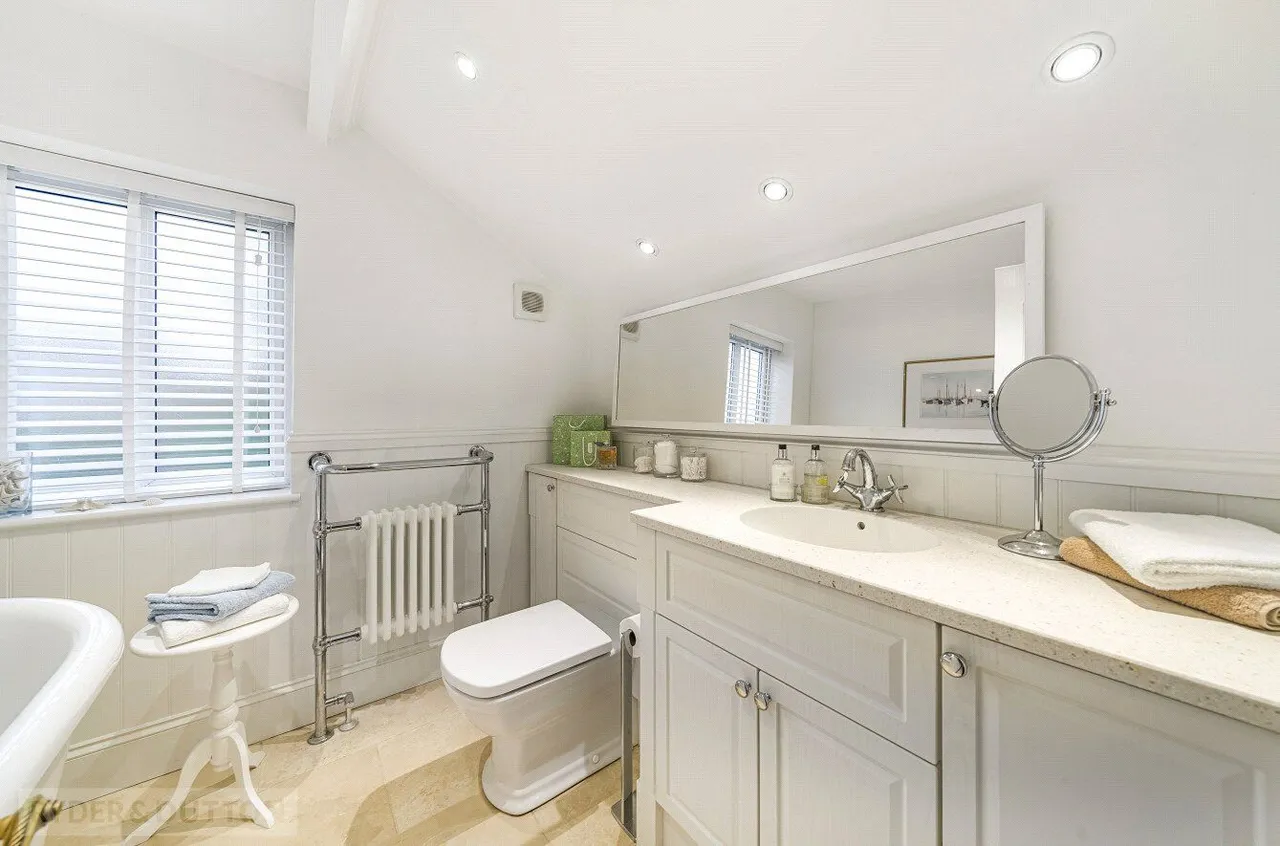 Long Lane, Glossop, SK13, photo 16