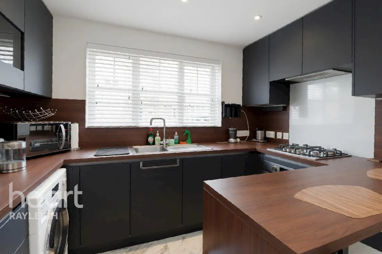 Grosvenor Road, Rayleigh, SS6, photo 2