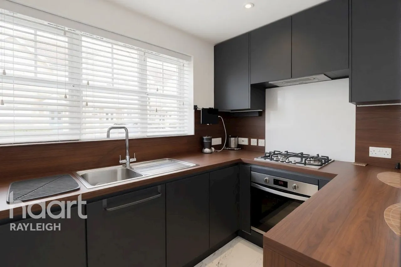 Grosvenor Road, Rayleigh, SS6, photo 6