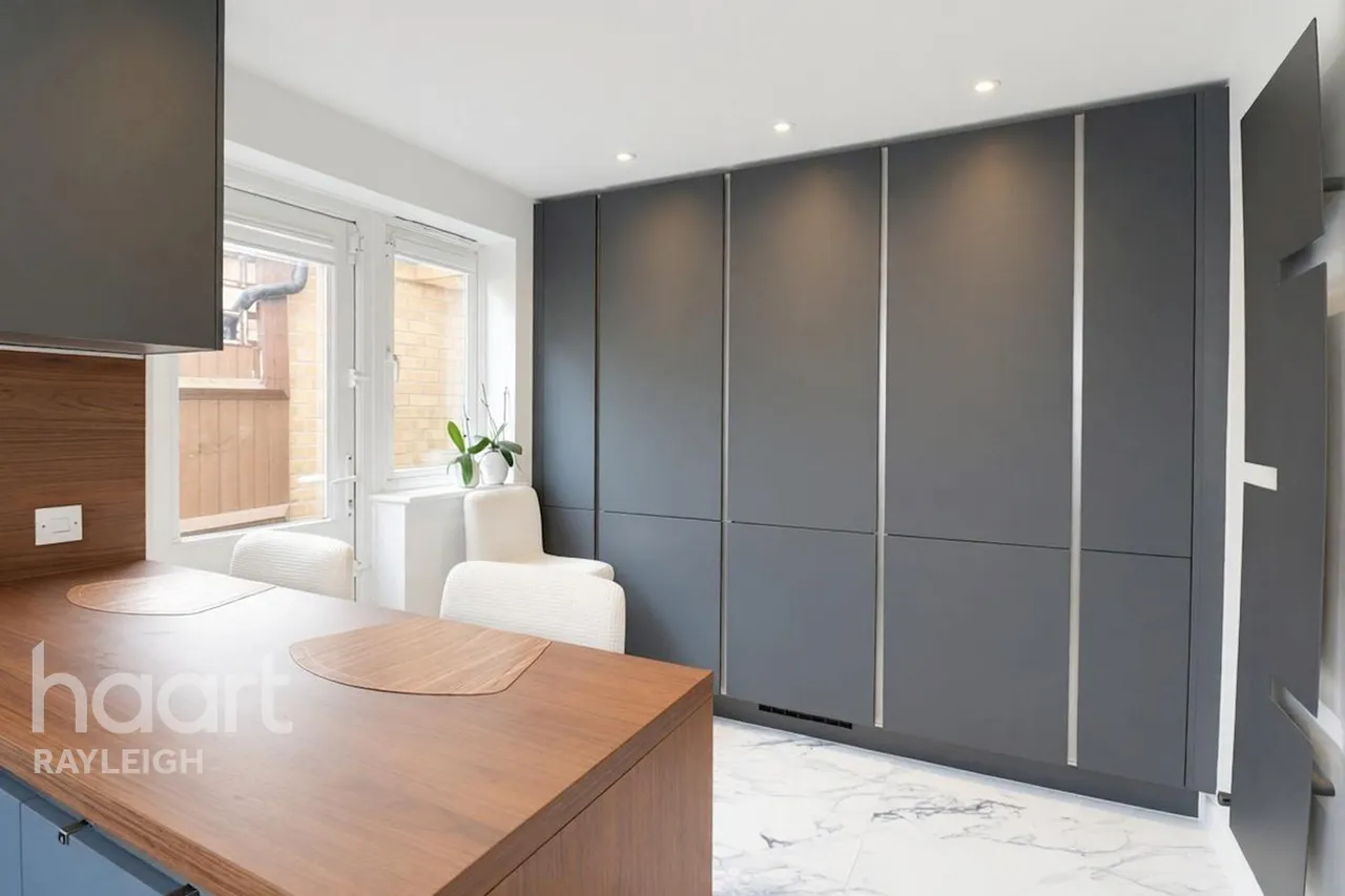 Grosvenor Road, Rayleigh, SS6, photo 8