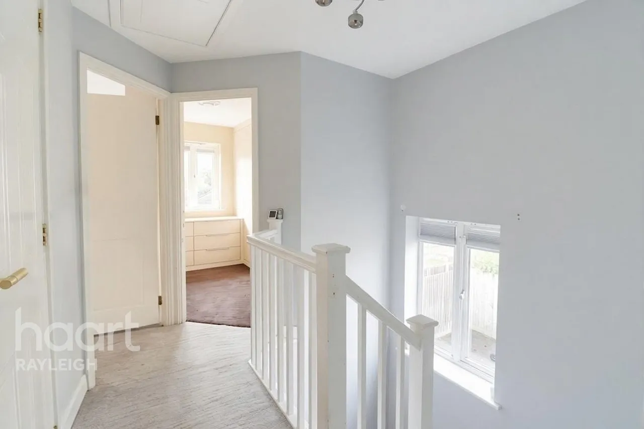 Grosvenor Road, Rayleigh, SS6, photo 11