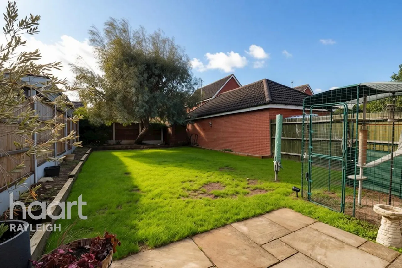 Grosvenor Road, Rayleigh, SS6, photo 18