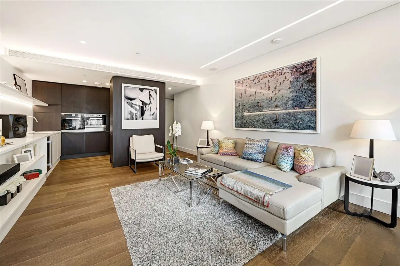 Rathbone Place, London, W1T, photo 4