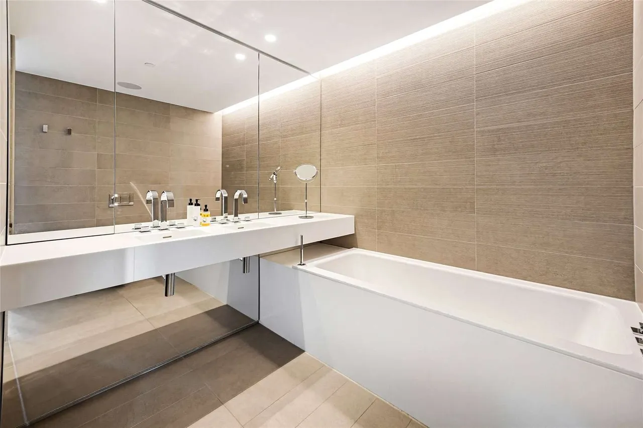 Rathbone Place, London, W1T, photo 13