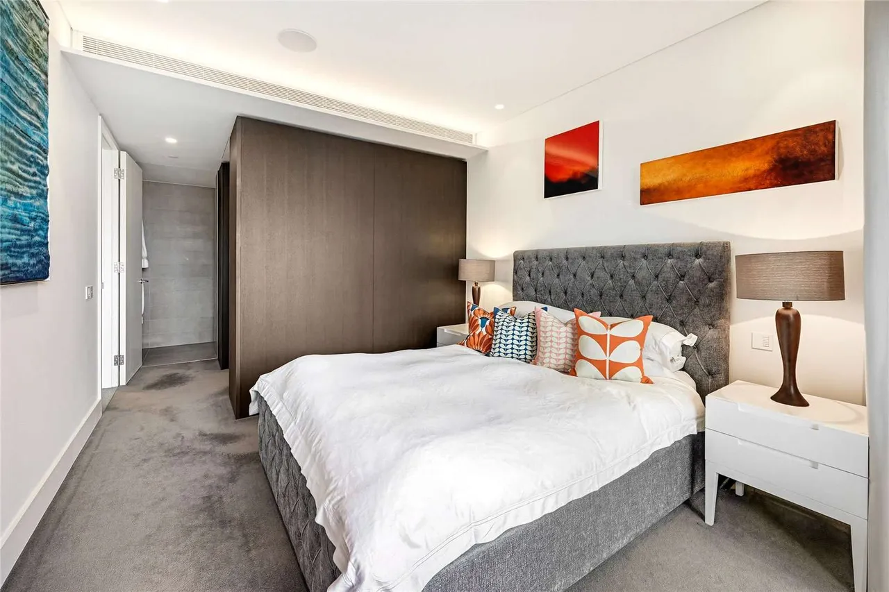 Rathbone Place, London, W1T, photo 9