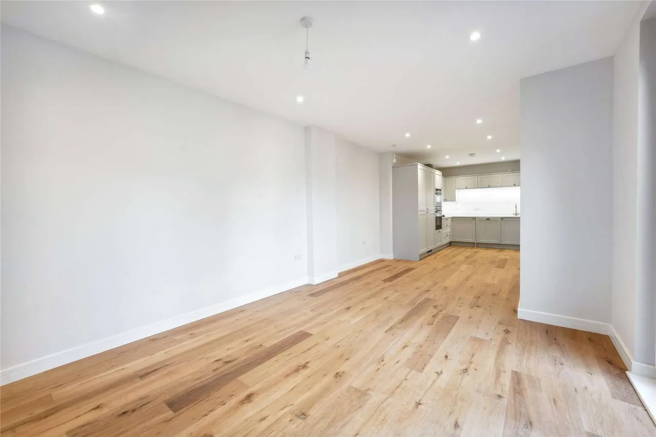 Battersea High Street, London, SW11 3JR, photo 11