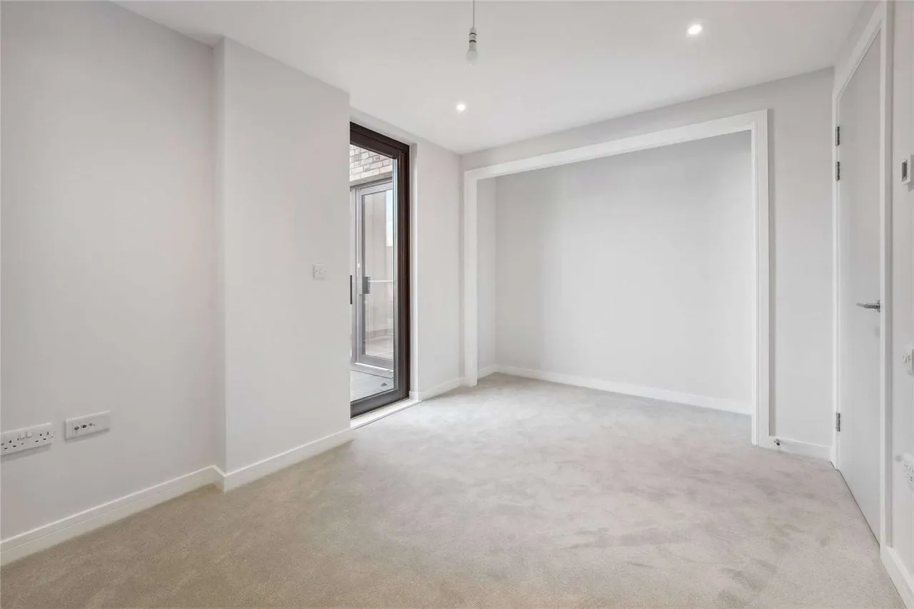Battersea High Street, London, SW11 3JR, photo 10