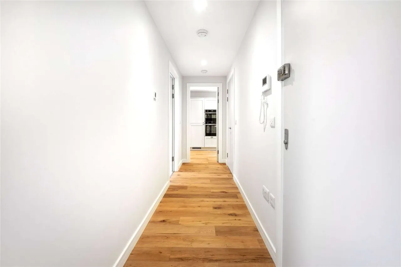 Battersea High Street, London, SW11 3JR, photo 9