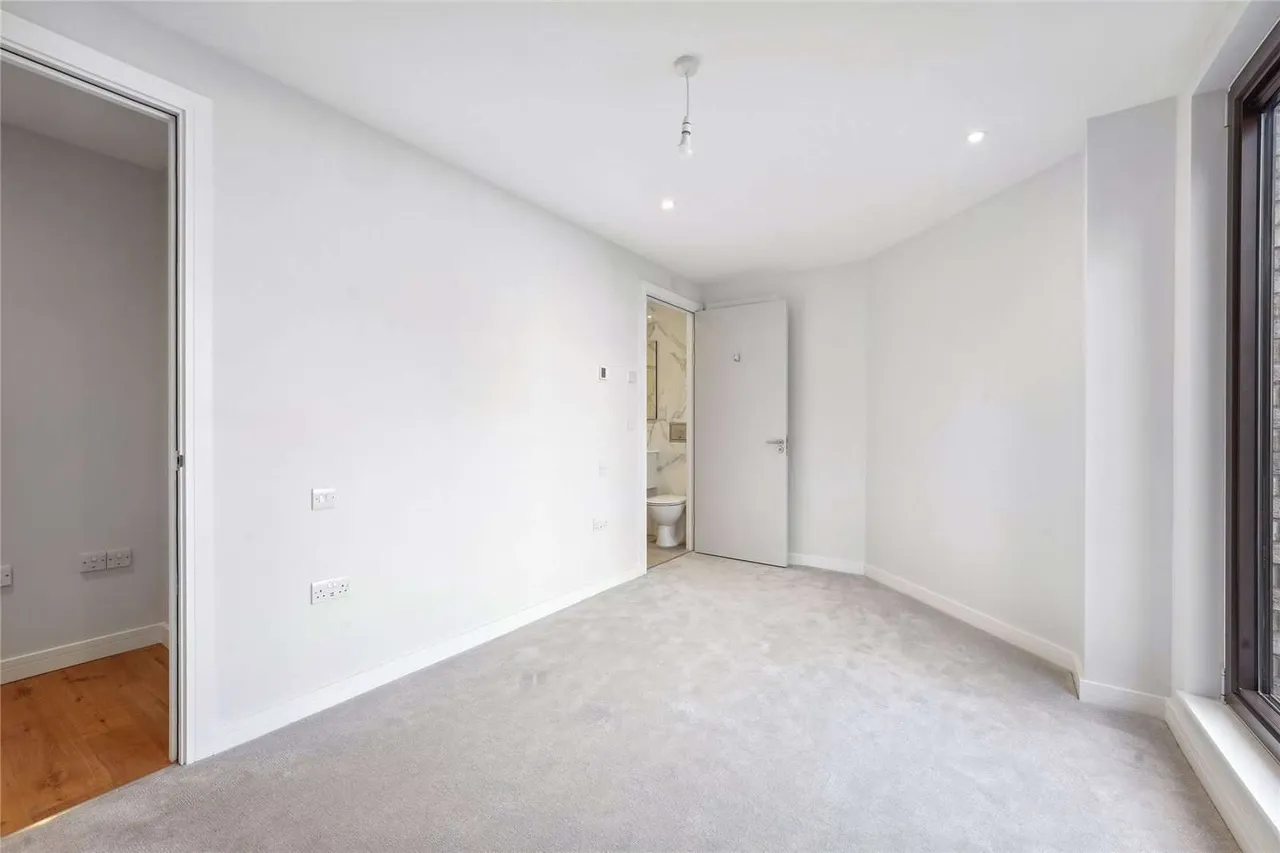 Battersea High Street, London, SW11 3JR, photo 6
