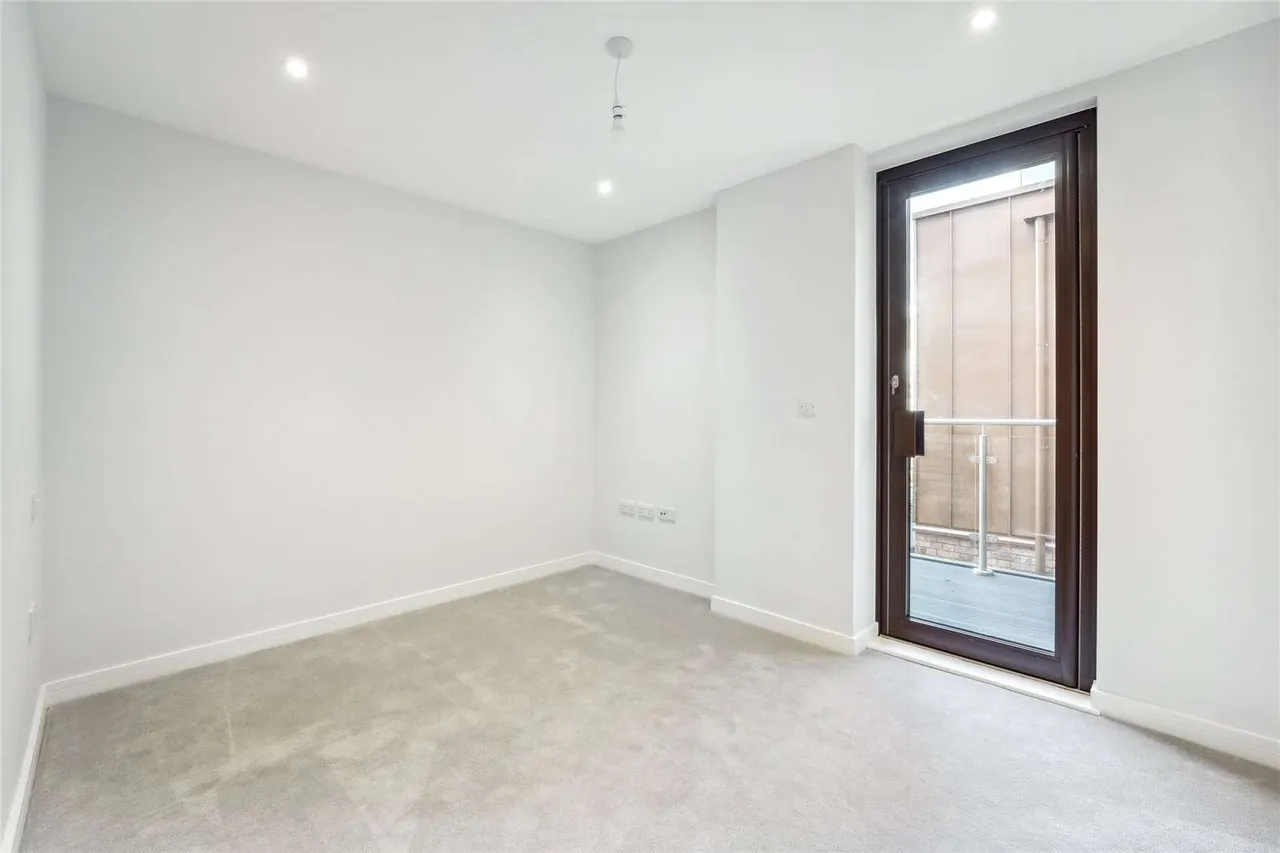 Battersea High Street, London, SW11 3JR, photo 8