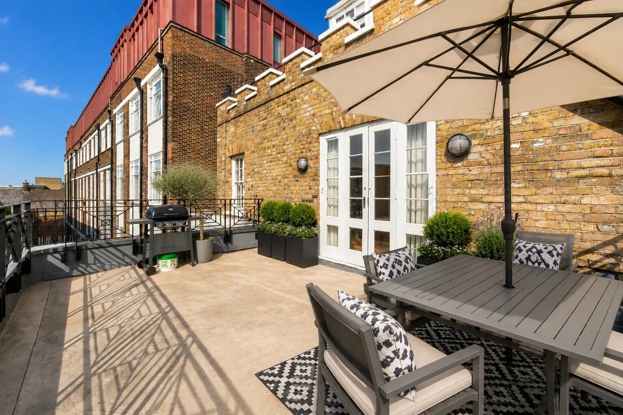 Clapham Common North Side, London, SW4, photo 9