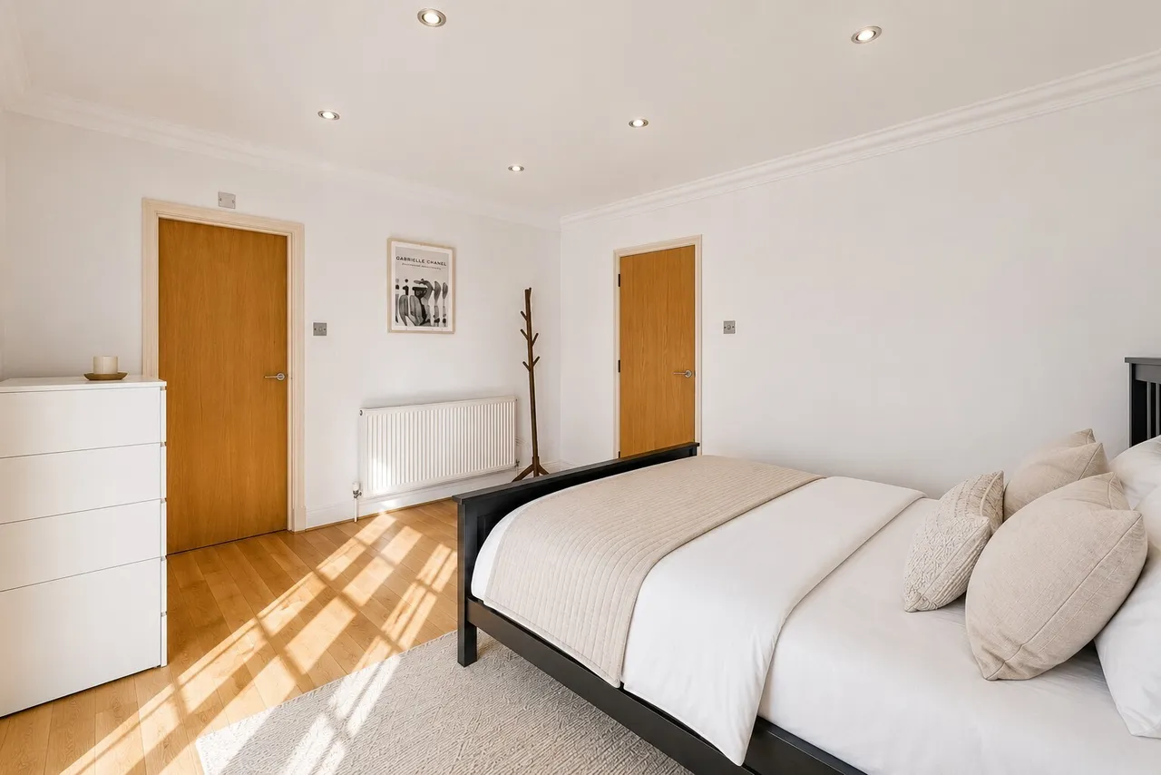 Clapham Common North Side, London, SW4, photo 7