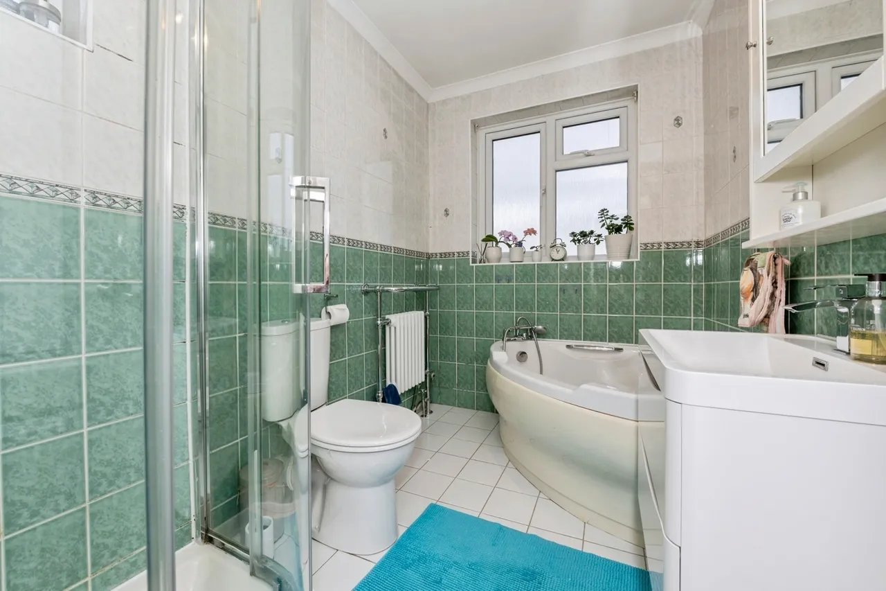 Lowlands Road, Aveley, South Ockendon, Essex, RM15, photo 16
