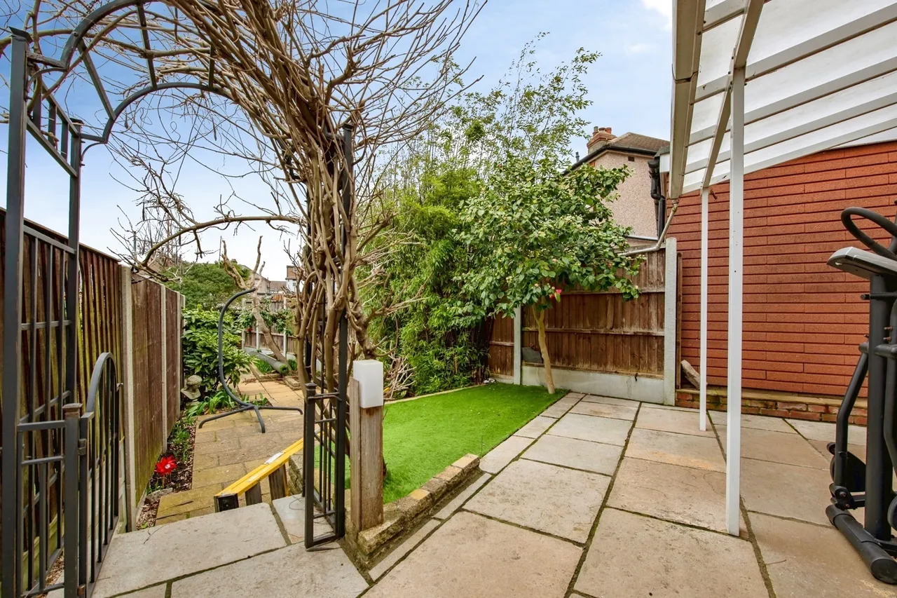 Lowlands Road, Aveley, South Ockendon, Essex, RM15, photo 18