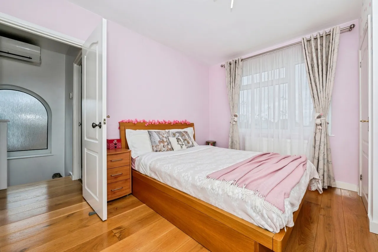 Lowlands Road, Aveley, South Ockendon, Essex, RM15, photo 13