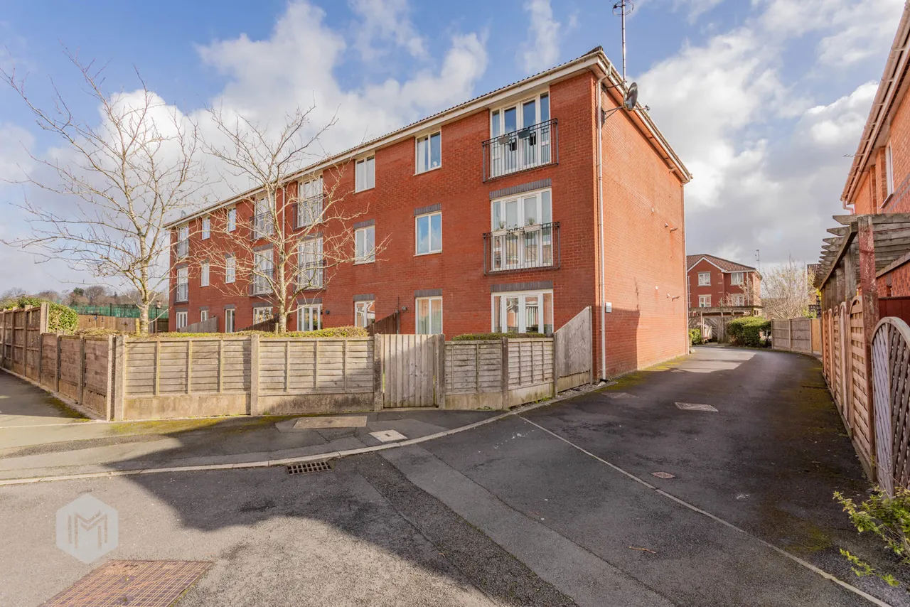 Pear Tree Place, Farnworth, Bolton, BL4 9RX, photo 17