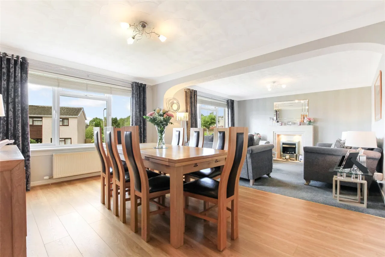 Fairford Drive, Cumbernauld, Glasgow, North Lanarkshire, G67, photo 5