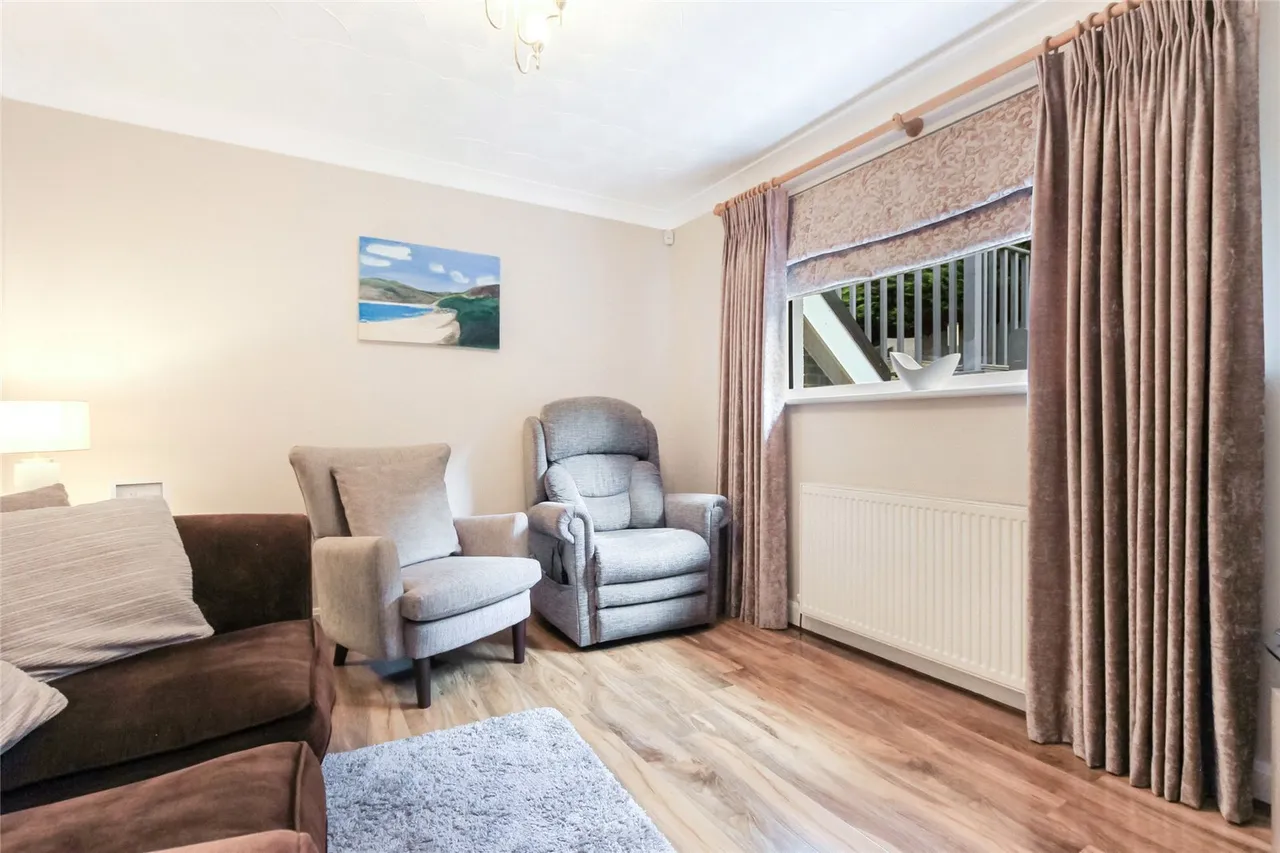 Fairford Drive, Cumbernauld, Glasgow, North Lanarkshire, G67, photo 10