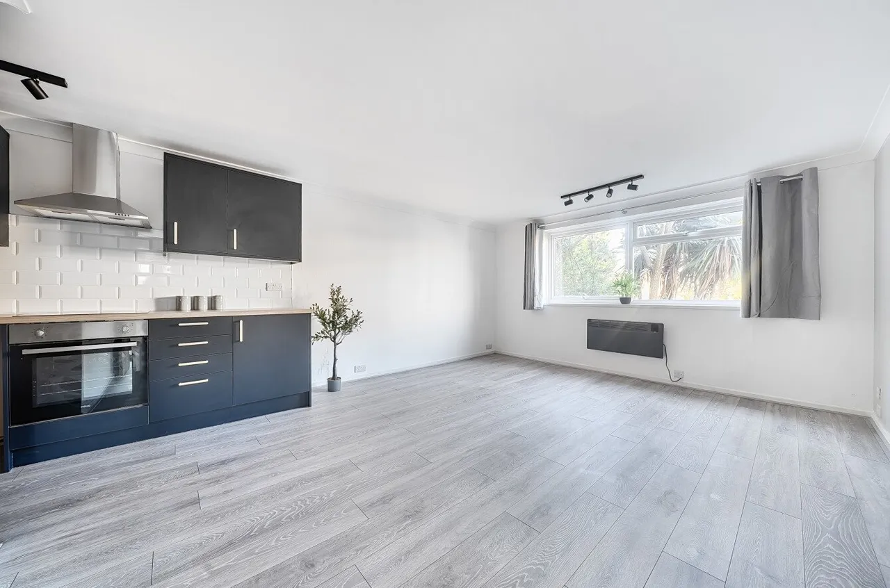 Anson Drive, Southampton, SO19, photo 2