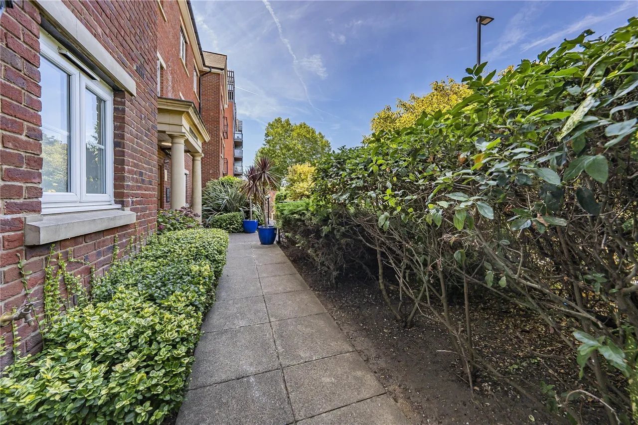London Road, Isleworth, TW7, photo 10