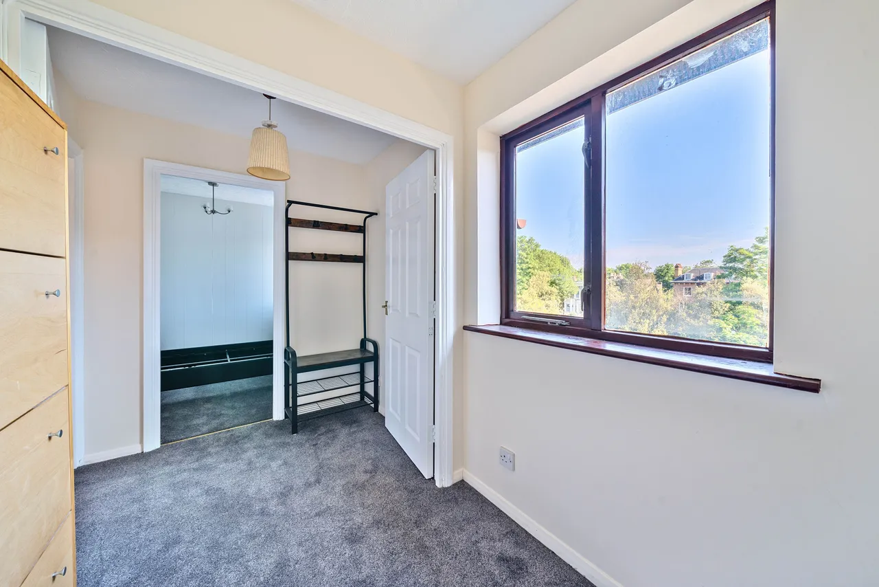 11 Linwood Close, London, photo 8