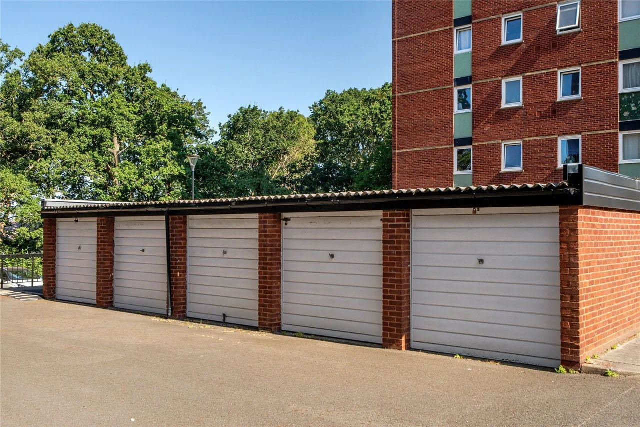 Porchester Mead, Beckenham, BR3, photo 10