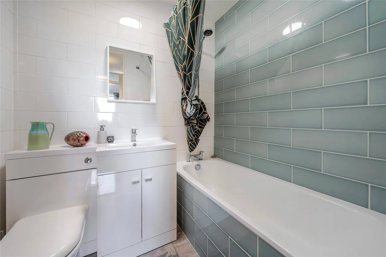 Porchester Mead, Beckenham, BR3, photo 6
