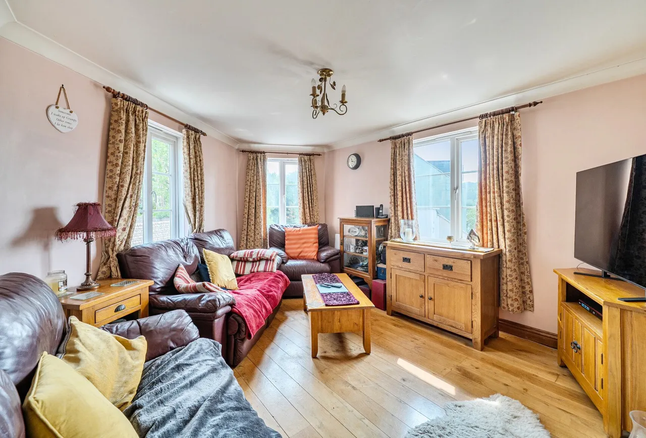 Bridge Street, Stroud, GL5 3ES, photo 2