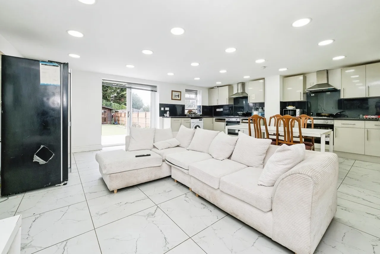 Diban Avenue, Hornchurch, RM12, photo 6
