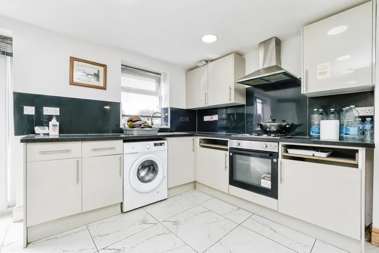 Diban Avenue, Hornchurch, RM12, photo 7