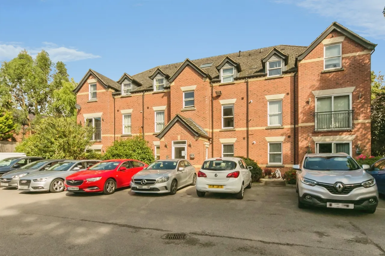 2 bed flat for sale, Weaver Grove, Winsford, CW7