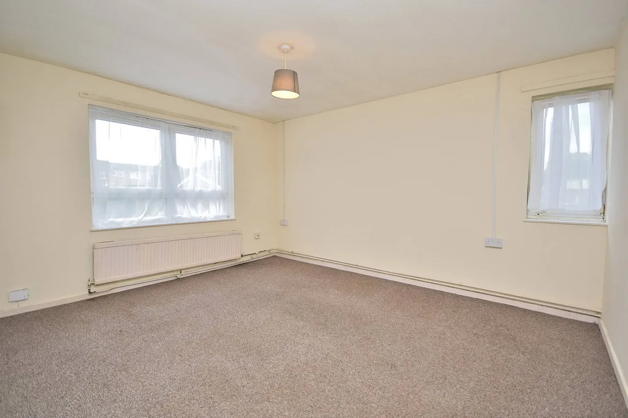 Mitchell Close, Northampton, NN5 7RP, photo 2