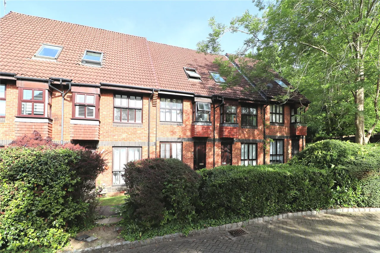 Badgers Close, Woking, GU21, photo 7
